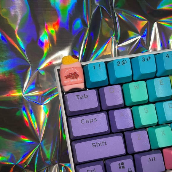 “Red Bean Pie” Custom Keycap - Picture 3 of 7